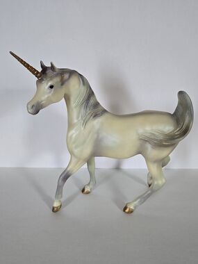 Breyer Vintage Cream and Gold Unicorn Sculpture